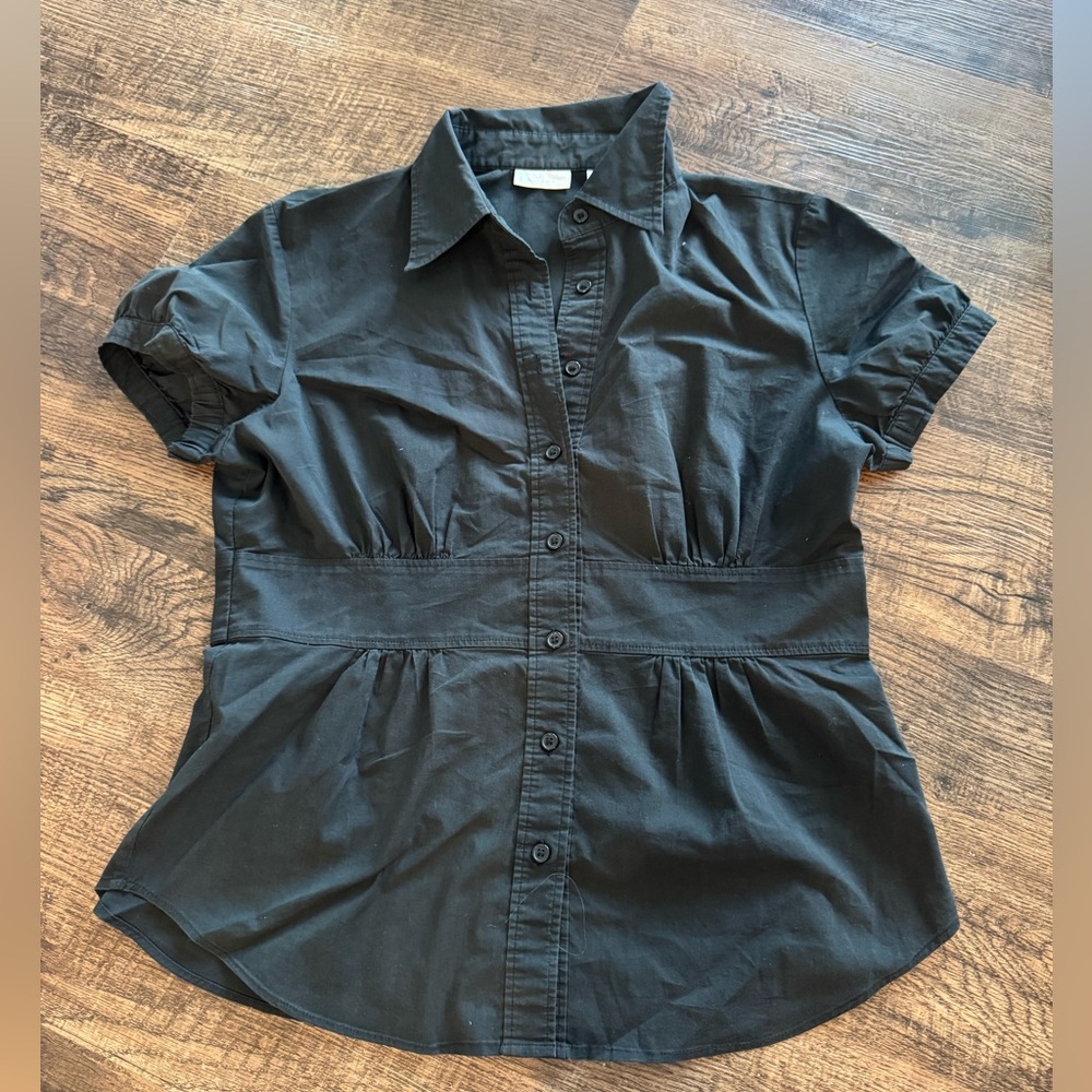 New York & Company Black Button-Front Short Sleeve Blouse